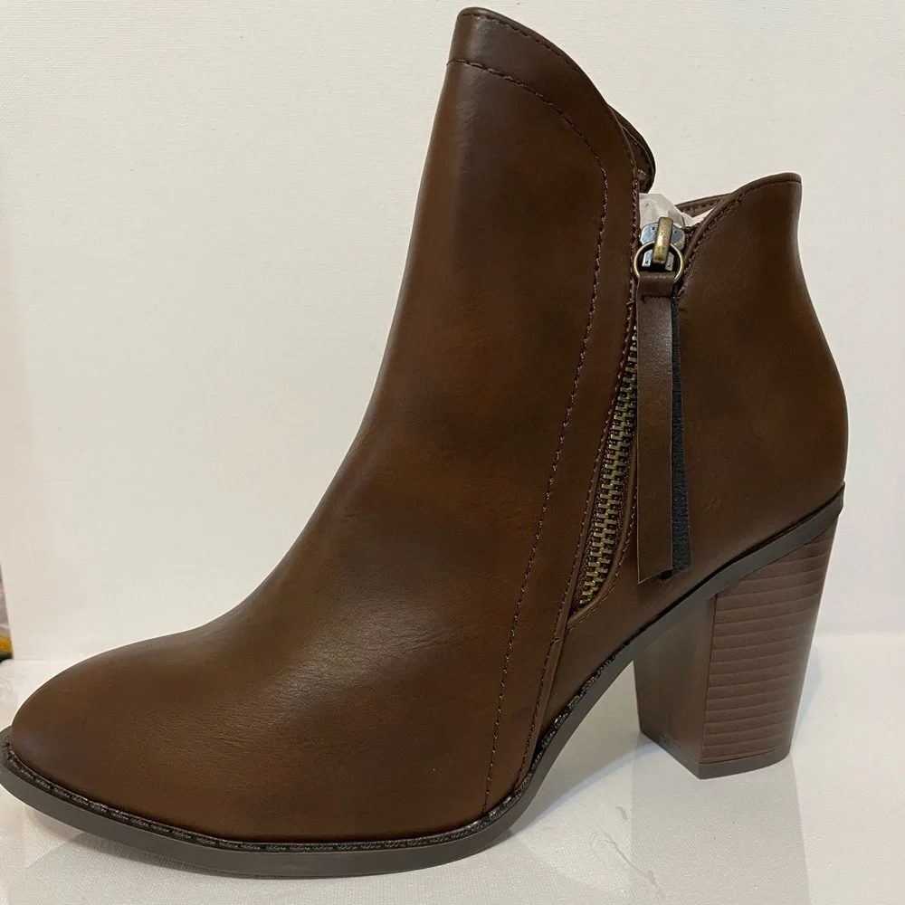 TrendSup Collection Buffy - 20 Side Zipper Chunky Stacked Heel Booties - Picture 1 of 5